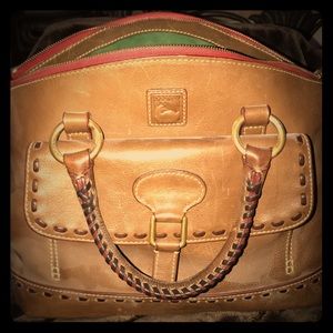 Dooney & Bourke hand bag